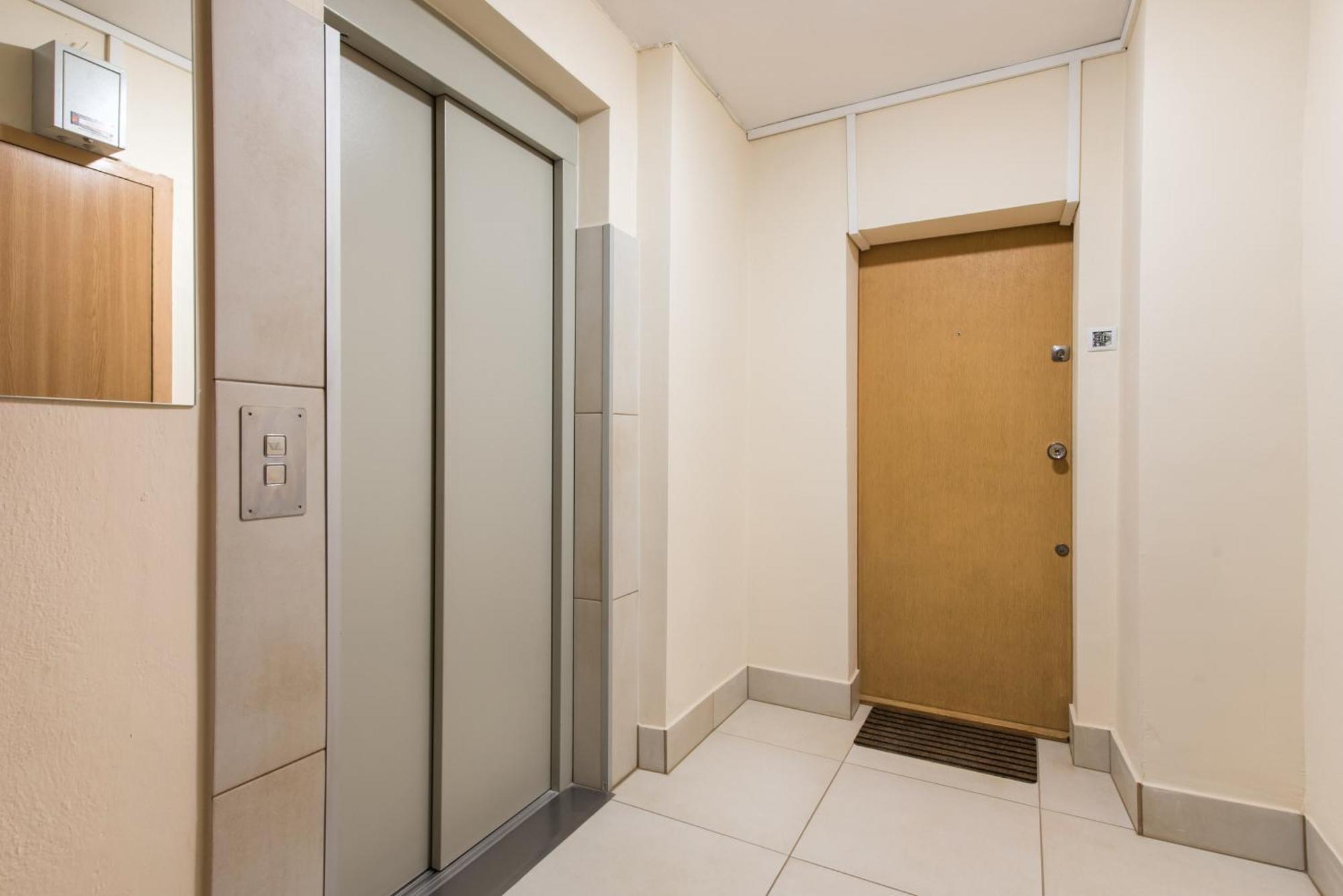Room, Inflancka 19 وارسو المظهر الخارجي الصورة
